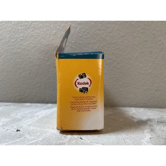 Kodak Max Waterproof 35mm Point & Shoot Film Camera - Picture 2 of 5